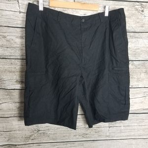 Men's Claiborne Black Short Size 36.Waist approx: 18.5 inches Inseam approx: